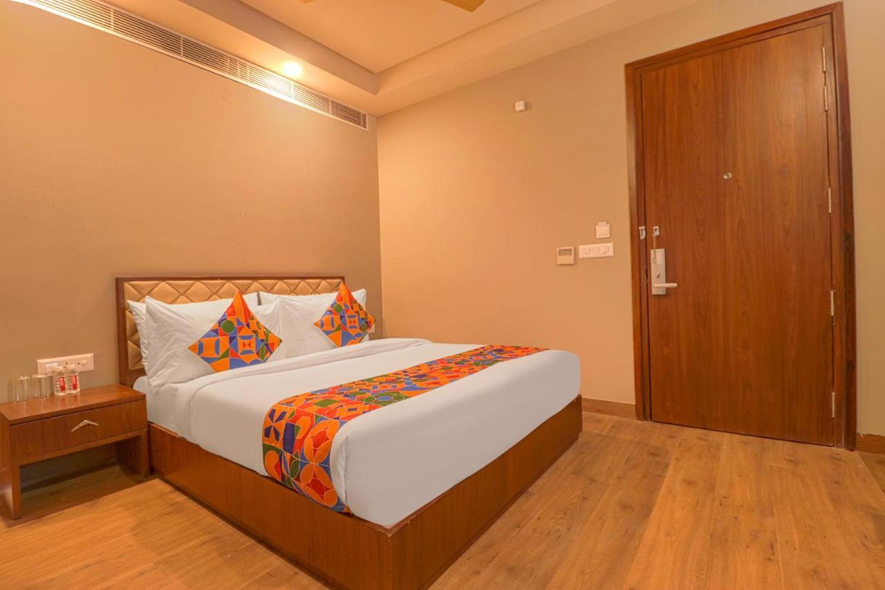 Fabhotel Prime Shanit Делхи Екстериор снимка