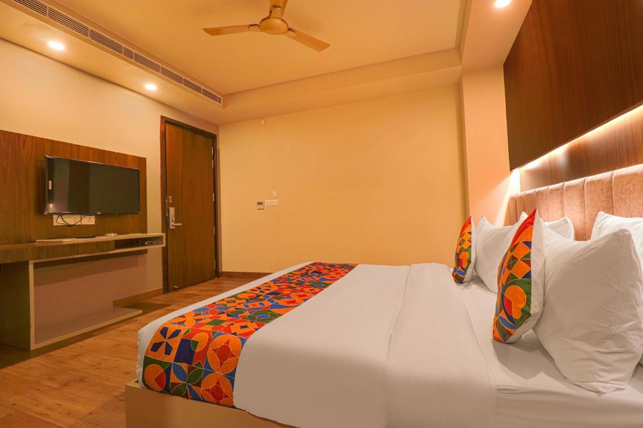 Fabhotel Prime Shanit Делхи Екстериор снимка
