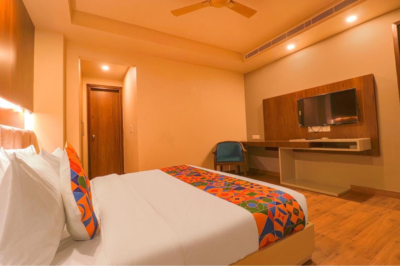 Fabhotel Prime Shanit Делхи Екстериор снимка